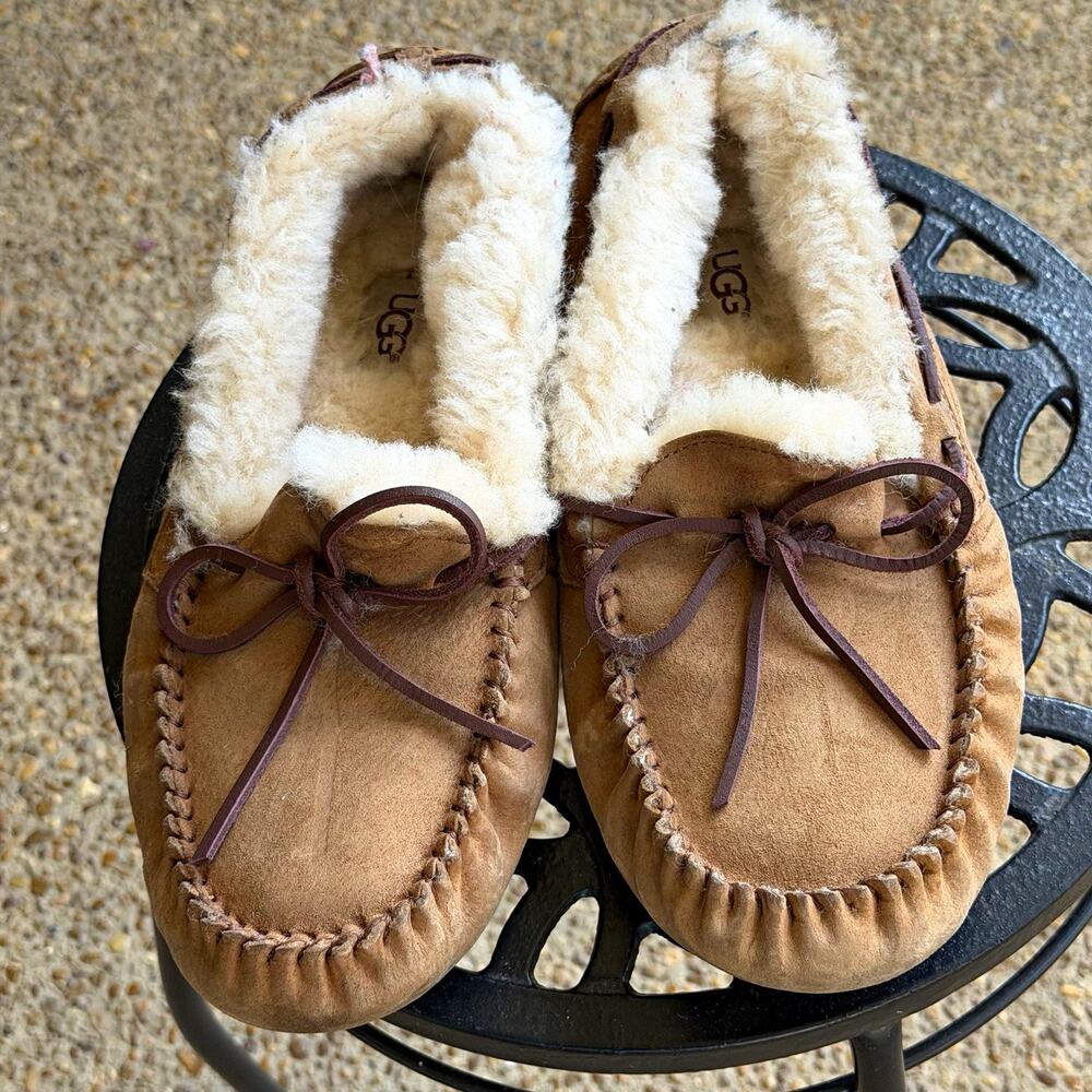 UGG 5612 Brown Suede Shearling Lined Moccasin Slippers Women's US 9 EU 40